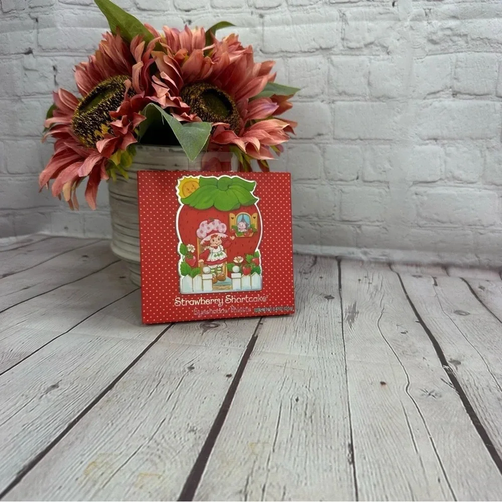 NWT strawberry shortcake eyeshadow palette taste beauty makeup 12 colors